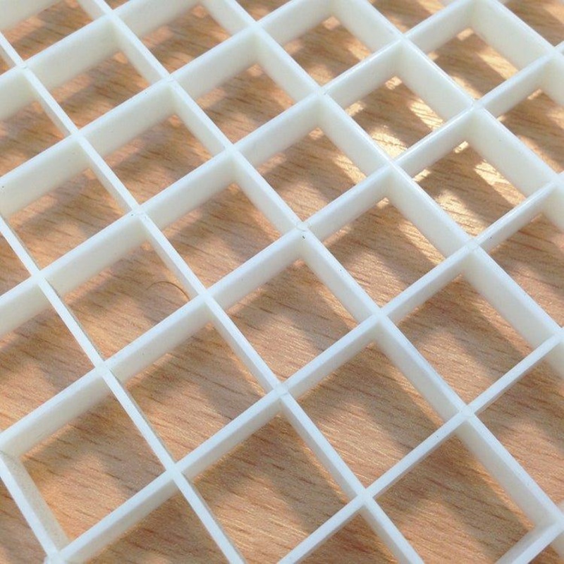Natural Colour Egg Crate Coral Tray 15 x 30cm